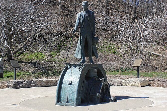 Socha Nikoly Teslu u Niagarských vodopádů