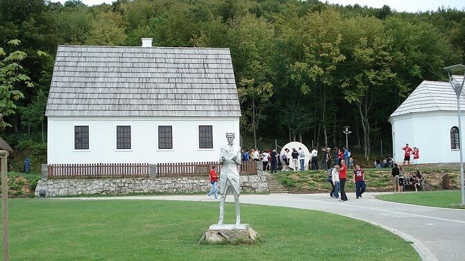 rodný dům Nikoly Tesly ve chorvatském městě Smiljan
