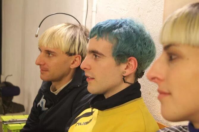 trojice zpovídaných kyborgů. Foto: Maja Bakićová trojice kyborgů