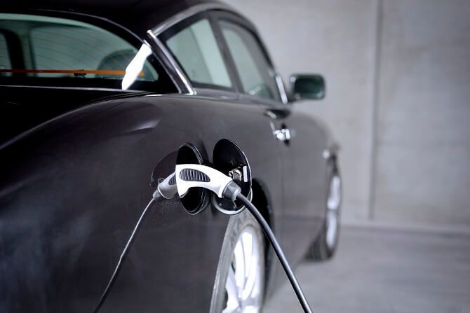 Nabití baterie na 80 % kapacity zabere 1 hodinu. Foto: MW Motors Luka EV při nabíjení