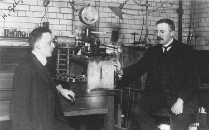 Hans Geiger a Ernest Rutherford