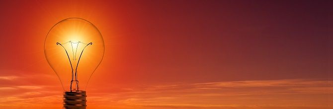 elektrický proud v žárovce