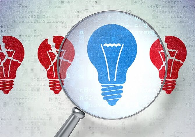 U mnohých aukcí je soutěžení o nejvýhodnější cenu dodávek pouze divadlo pro odběratele a vítěz je předem jasný. Foto: Adobestock hledání výhodné nabídky přes energetickou aukci