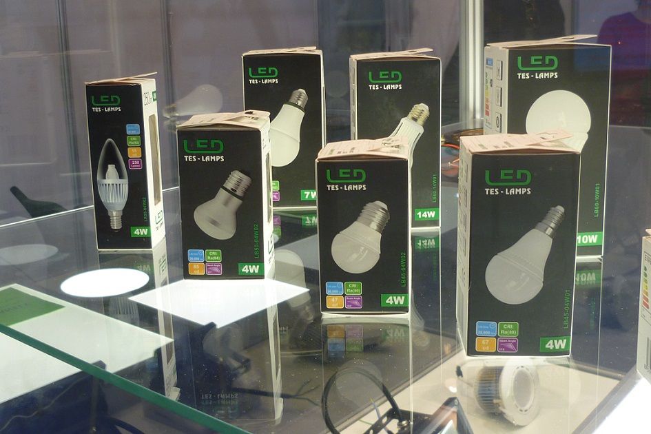 7 mýtů o LED světlech: Patří k celosvětovému spiknutí nebo vydrží na věky