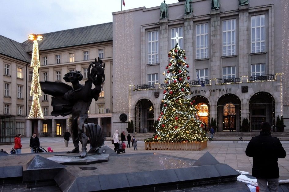Vánoční osvětlení na Moravě: Kolik prosvítí Brno, Ostrava či Olomouc?