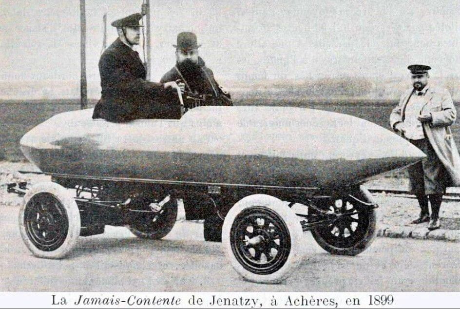 Elektromobily vs. automobily: Kdo lámal první rychlostní rekordy?