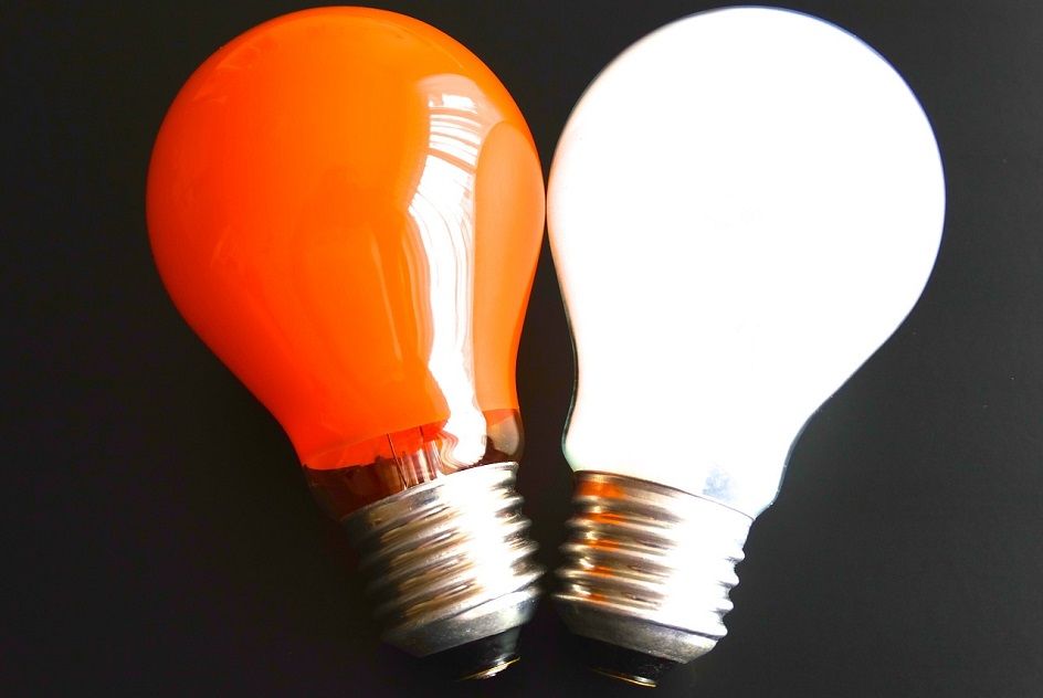 E.ON Variant PRO láká na úsporu proti produktu ČEZ Comfort. Co ale reklama nesděluje?