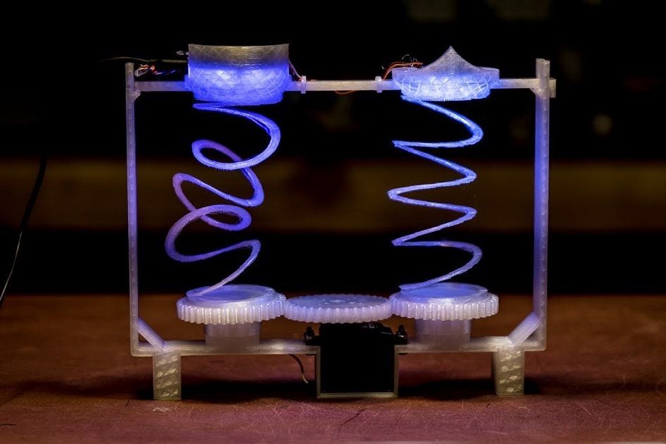 Vyzkoušejte domácí diskotéku s tančícím robotem z 3D tiskárny