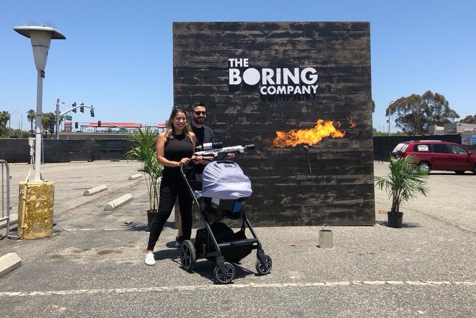 1000 plamenometů od Boring Company v rukou prvních zákazníků: Co s nimi zapalují?