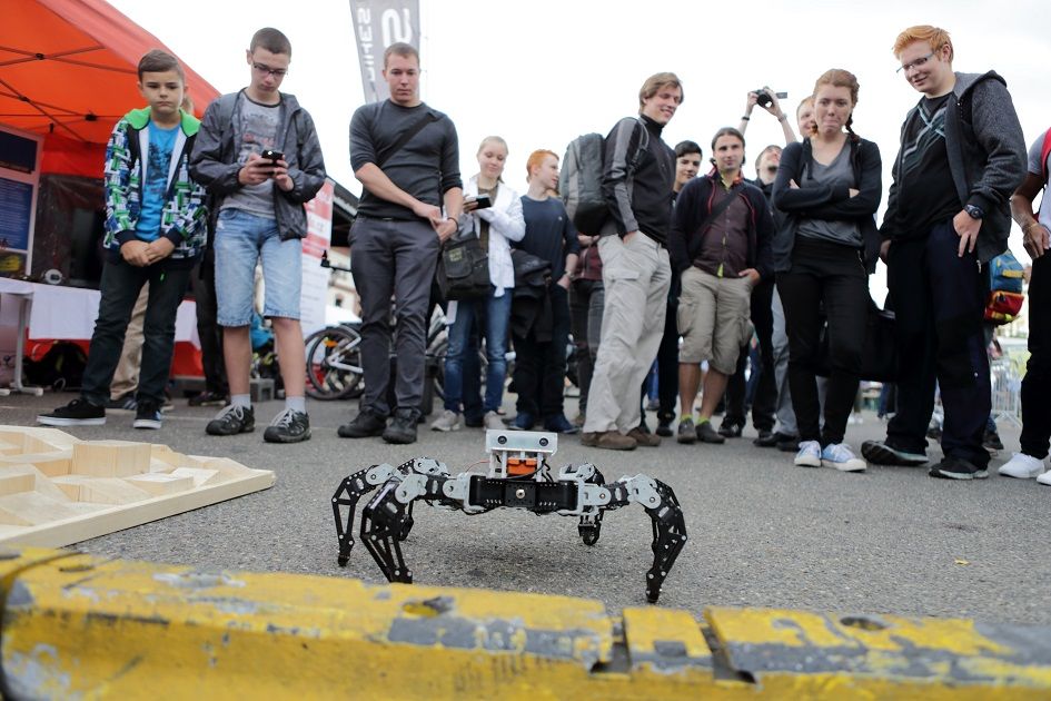 Prague Future Port 2018 láká na vodní taxík, Škodu Vision X i návštěvu kyborga