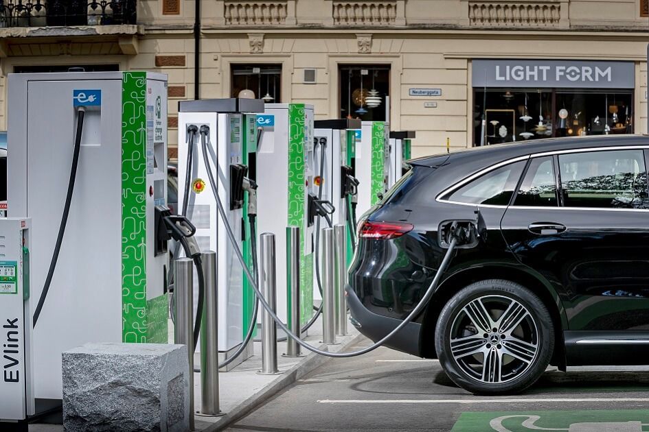 Dotace na elektromobily 2019: Jak velkou podporu mohou firmy i obce získat?