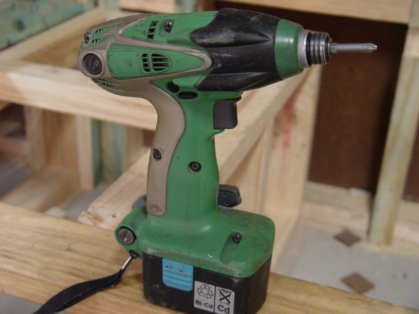 Akumulátorové nářadí: Co zvážit před nákupem pomocníků na zahradu či do dílny?