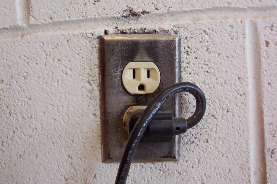 Cestovní adaptéry:  Víte, kde nesedí české zástrčky do zahraničních zásuvek?