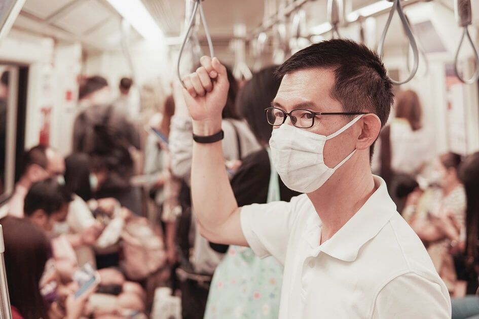 Čína do boje s koronavirem nasadila drony a roboty