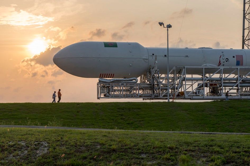 Falcon 9 explodoval na Floridě, výbuch rakety zničil i satelit Facebooku