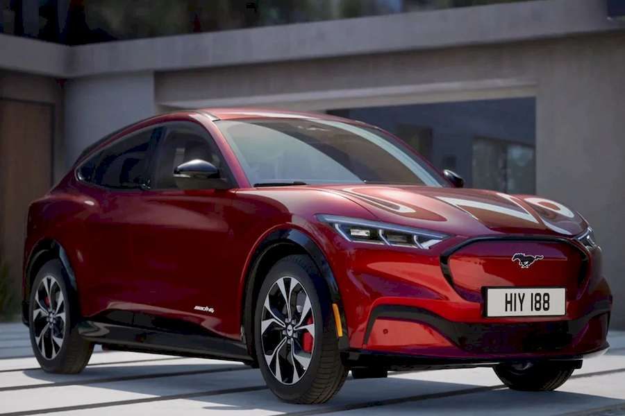 První plně elektrický crossover společnosti Ford: Mustang Mach-E