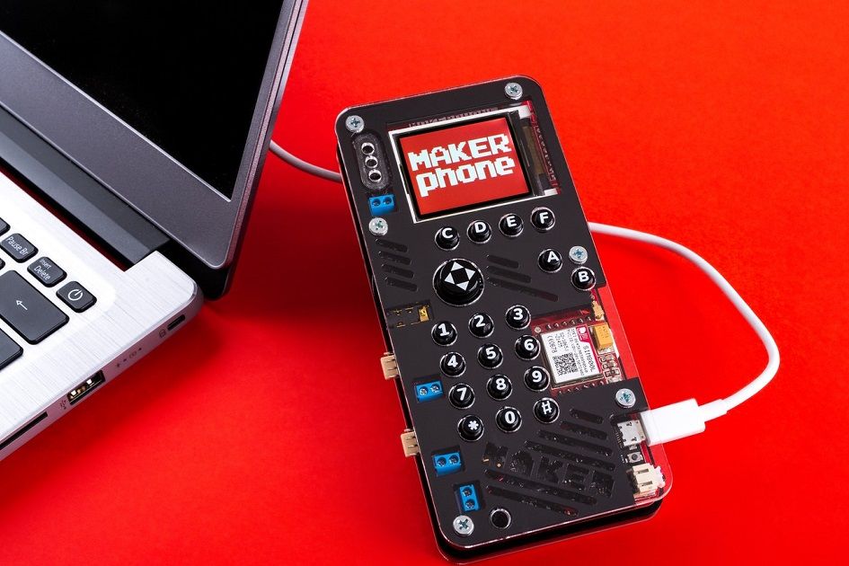 Sestavit mobil vlastníma rukama? S unikátní stavebnicí MAKERphone žádný problém!