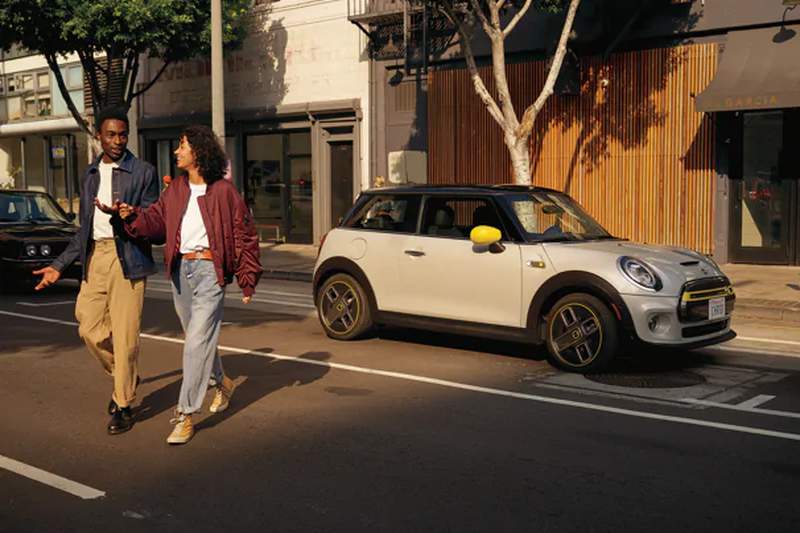 John Cooper Works potěší i milovníky elektromobilů. Plánuje novinku