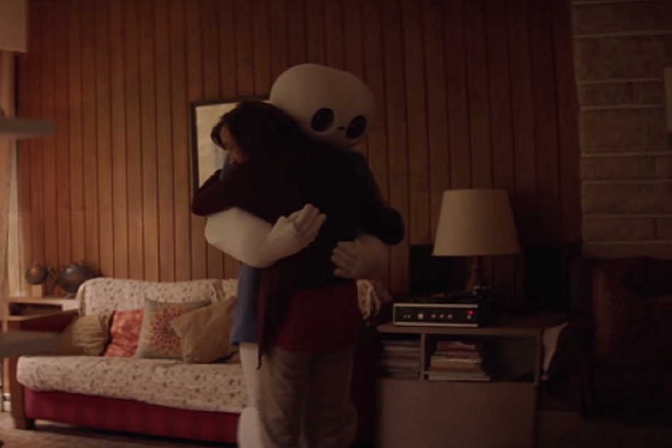 Roboti mezilidský kontakt nenahradí, varuje mrazivý televizní spot z Francie