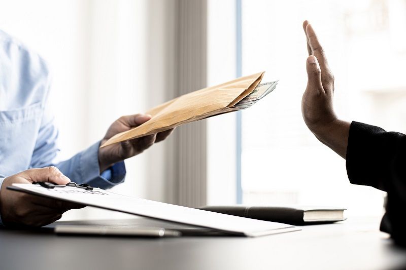 Stížnosti spotřebitelů k ERÚ opět rostou, energošmejdi zneužívají zdražování elektřiny