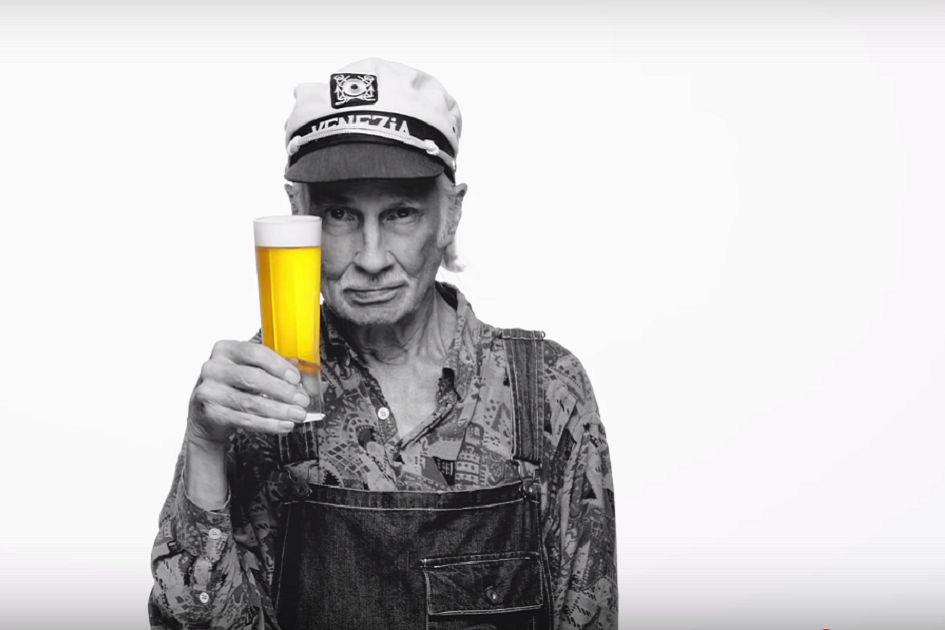 Sklenice v souladu s DNA. Japonský pivovar Suntory se pivařům dostává pod kůži