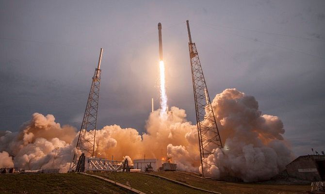 Falcon 9 za sebou má i úspěšné starty. Tentokrát se bohužel pokus nezdařil.