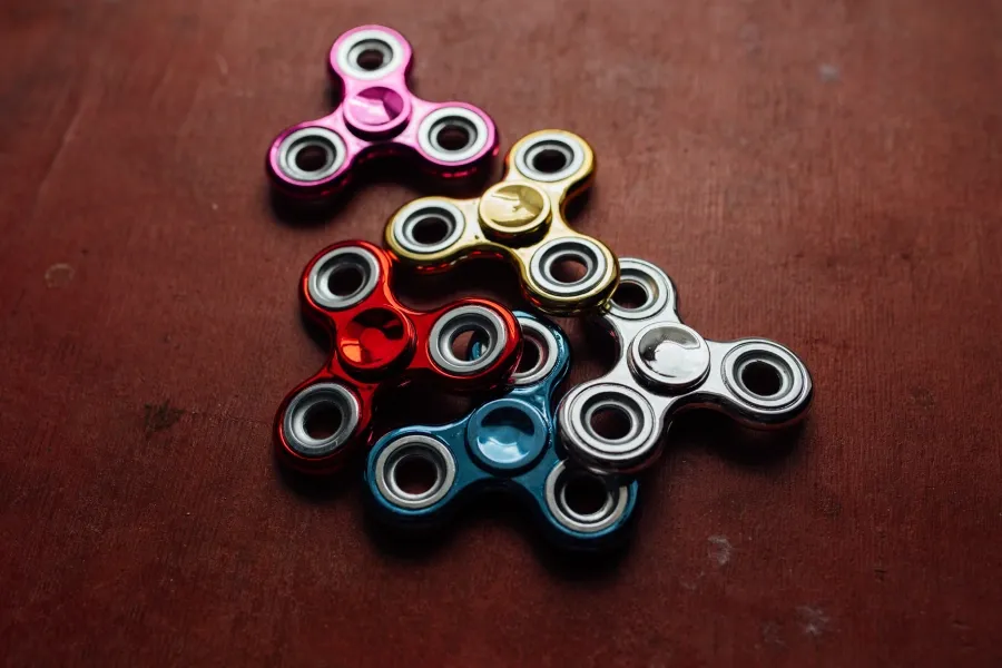 fidgeter-stresova-pomucka-pro-ruce.webp