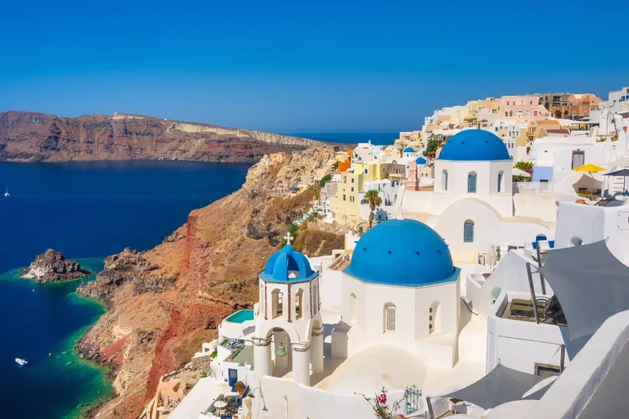 kam na svatební cestu Santorini