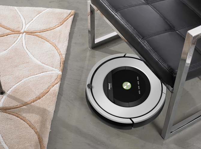 iRobot Roomba 886 - jeden z nejkvalitnějších, ale také nejdražších robotických vysavačů na trhu.