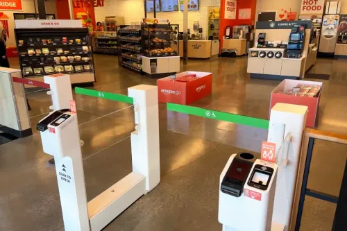 Chytrý systém Amazon Go dopřeje zákazníkům nákupy bez pokladen a front amazon-go