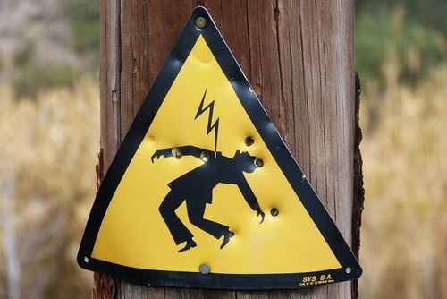 Kontroverzní experiment s elektrickými šoky odhalil temná zákoutí naší mysli Kontroverzní experiment s elektrickými šoky odhalil temná zákoutí naší mysli