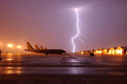 Co se děje s letadlem, když ho zasáhne blesk? Co se děje s letadlem, když ho zasáhne blesk?