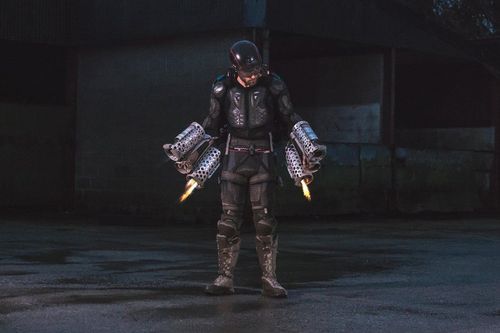 Létá jako Iron Man: Brit sestrojil létající kombinézu ve stylu superhrdinů Létá jako Iron Man: Brit sestrojil létající kombinézu ve stylu superhrdinů