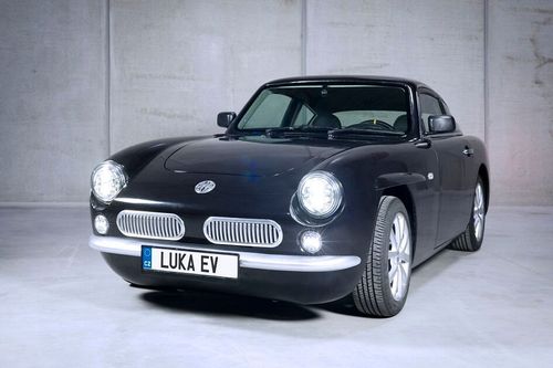 Zlaté české ručičky vyrobily neodolatelně krásný retro elektromobil Luka EV Zlaté české ručičky vyrobily neodolatelně krásný retro elektromobil Luka EV