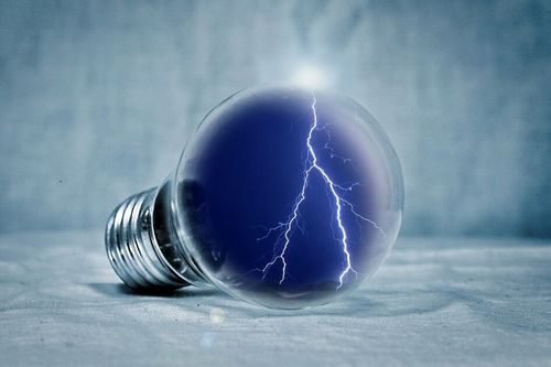 Elektrický proud v dějinách lidstva: Kdo objevil elektřinu a proč se jí lidé báli? Elektrický proud v dějinách lidstva: Kdo objevil elektřinu a proč se jí lidé báli?