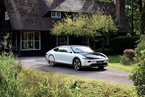 Startup Lightyear láká na solární auto, které si samo vyrábí elektřinu. V čem je háček? Startup Lightyear láká na solární auto, které si samo vyrábí elektřinu. V čem je háček?