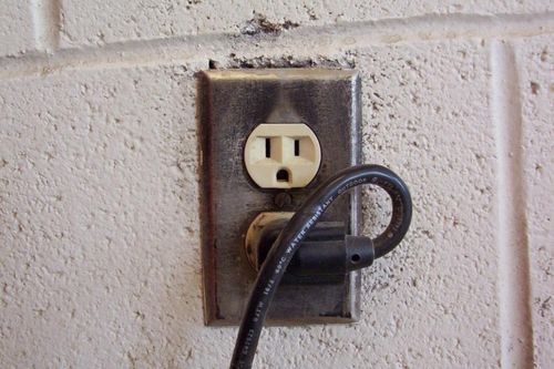 Cestovní adaptéry: Víte, kde nesedí české zástrčky do zahraničních zásuvek? Cestovní adaptéry: Víte, kde nesedí české zástrčky do zahraničních zásuvek?