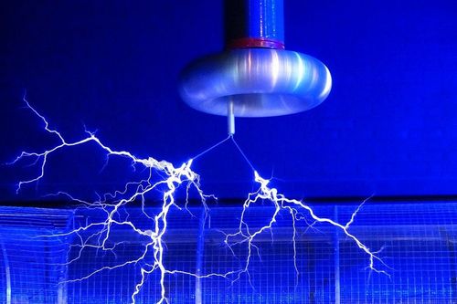 Jak přelstít blesk: Pamatujete si, jak funguje Faradayova klec? Jak přelstít blesk: Pamatujete si, jak funguje Faradayova klec?