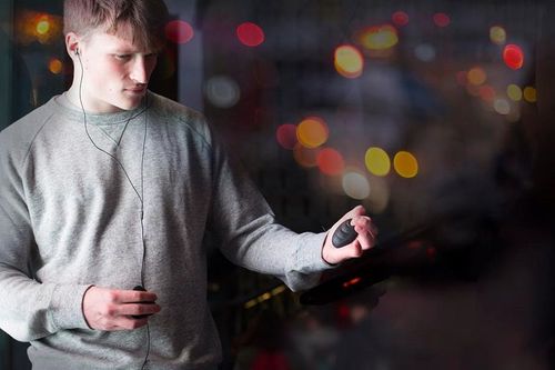 Struny jako hudba minulosti: Seznamte se s digitální kytarou Kurv Guitar Struny jako hudba minulosti: Seznamte se s digitální kytarou Kurv Guitar