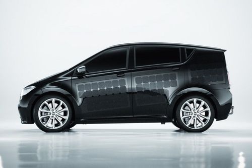 Sono Motors představuje elektromobil se solárními panely a mechovou zahrádkou Sono Motors představuje elektromobil se solárními panely a mechovou zahrádkou