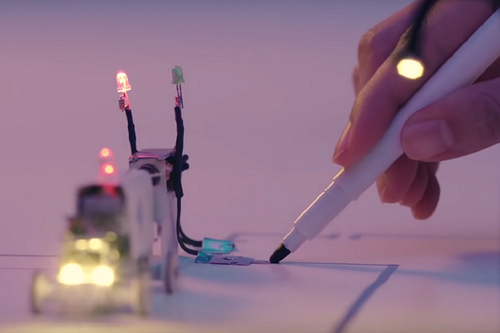 Elektrizující kresby: Japonští koumáci vyvinuli inkoust, který vede elektřinu Elektrizující kresby: Japonští koumáci vyvinuli inkoust, který vede elektřinu