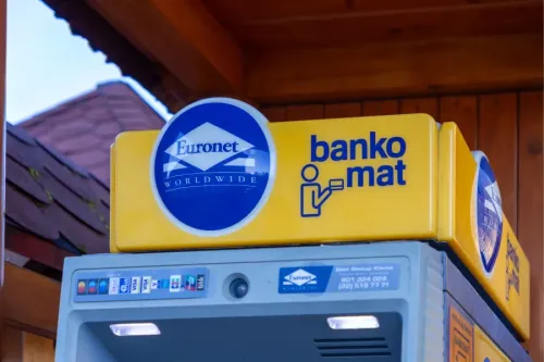 Nejvyšší poplatky za výběr z bankomatu? Euronet ve… bankomat Euronet poplatky