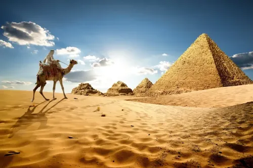 Velká pyramida, nebo velká elektrárna? Staří Egypťané možná znali elektrický proud! pyrimida-Egypt.webp